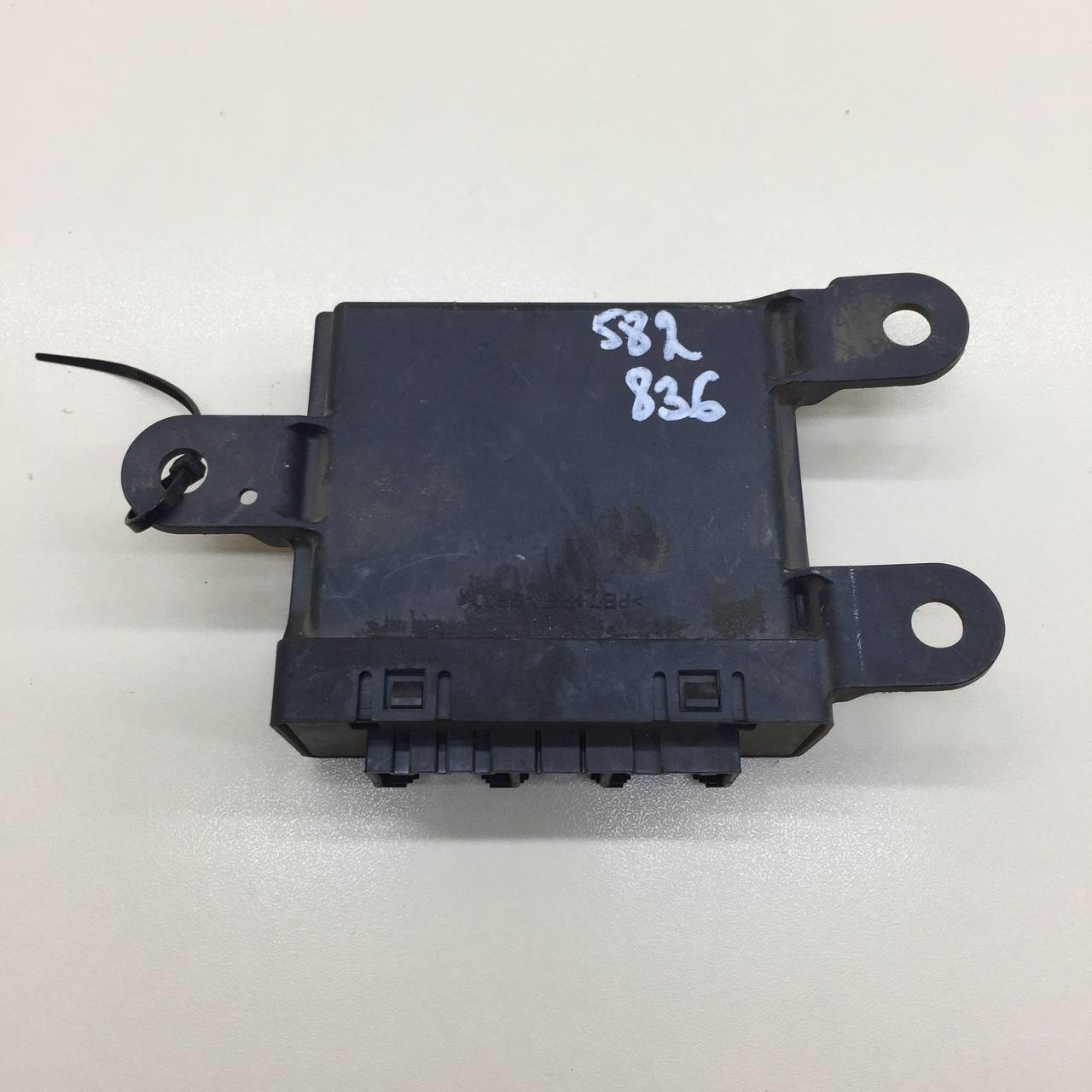 Блок управления парктроником Jeep Grand Cherokee (WK2) 2010>