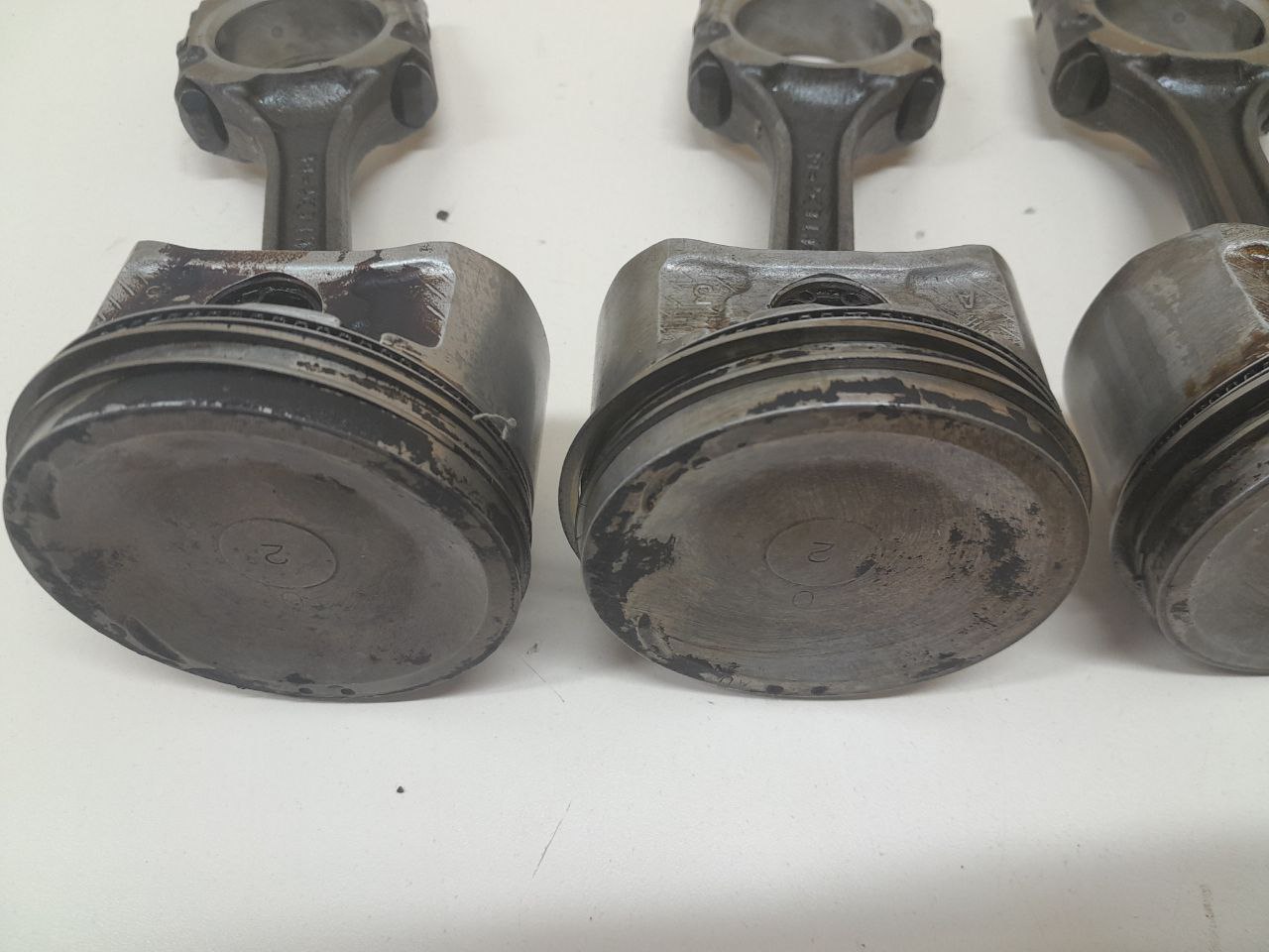 Поршень с шатуном Nissan Almera Classic (B10) 2006-2013 Поршень с шатуном Nissan Almera Classic (B10) 2006-2013