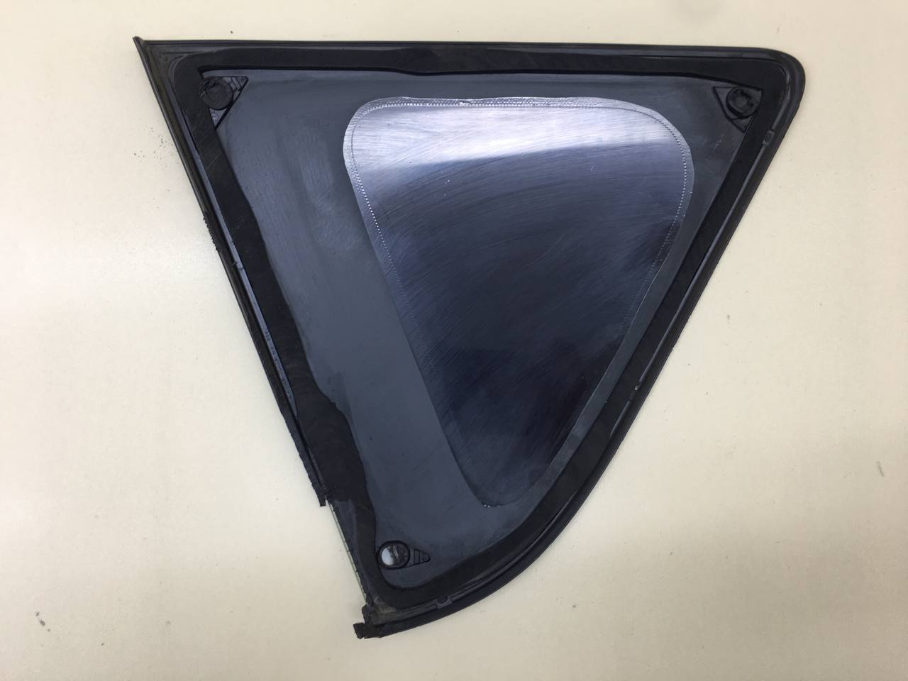 Стекло кузовное глухое правое Toyota Rav 4 (A30) 2006-2013