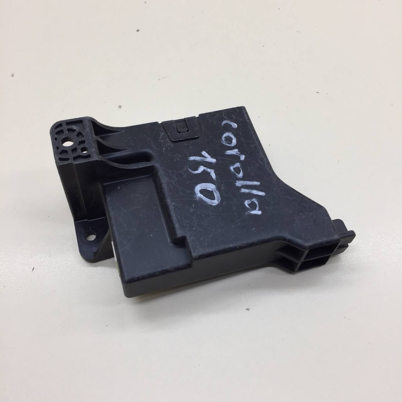 Блок электронный Toyota Auris (E150) 2006-2012