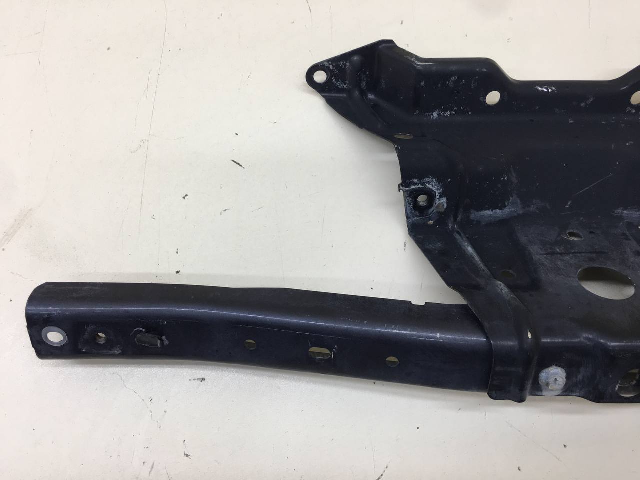 Усилитель переднего бампера Suzuki Grand Vitara 2005-2015