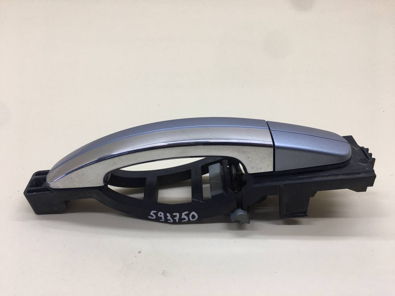 Ручка двери передней наружная правая Ford Focus 2 (DA) 2005-2008 Ручка двери передней наружная правая Ford Focus 2 (DA) 2005-2008