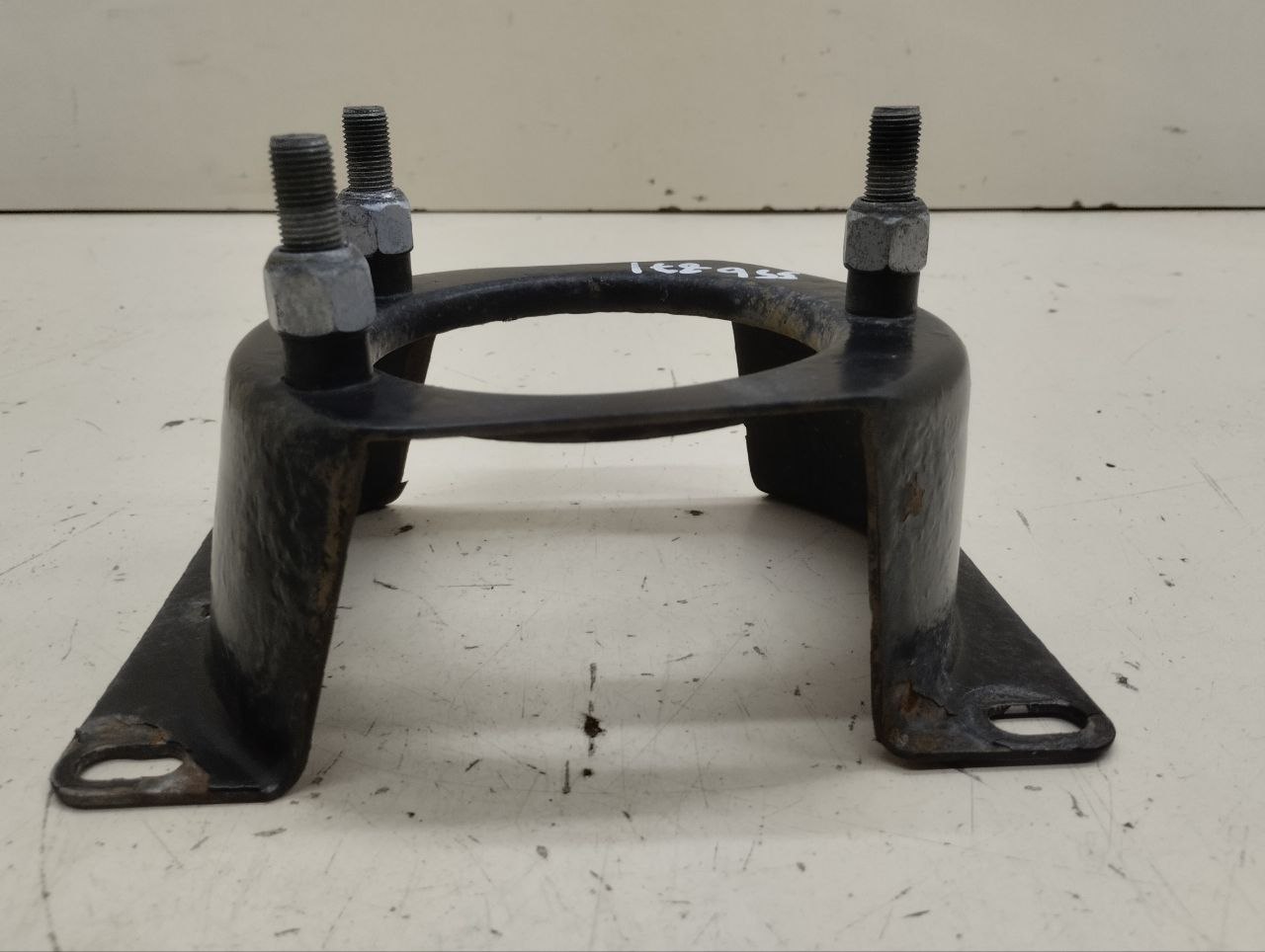 Кронштейн запасного колеса Chevrolet Niva 2009-2020