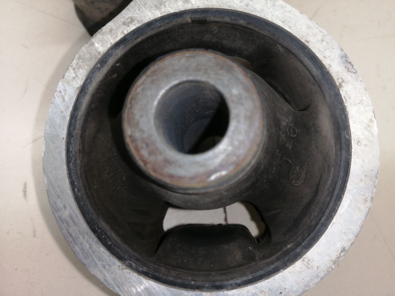 Опора двигателя задняя Mazda Mazda 6 (GG) 2002-2007