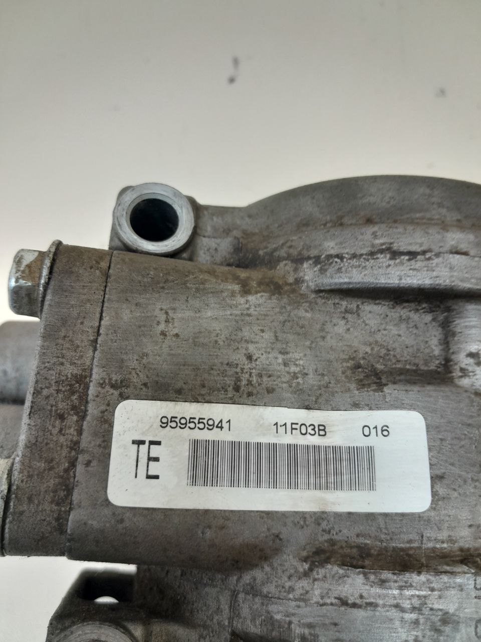 Компрессор системы кондиционирования Chevrolet Aveo T250 2005-2011 Компрессор системы кондиционирования Chevrolet Aveo T250 2005-2011