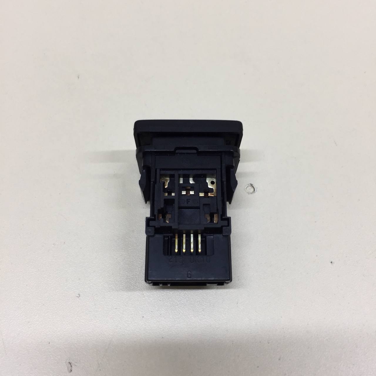 Кнопка антипробуксовочной системы Toyota Land Cruiser Prado (J150) 2009-2022