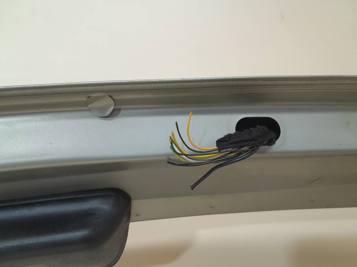 Дверь багажника Renault Sandero 2009-2014 Дверь багажника Renault Sandero 2009-2014