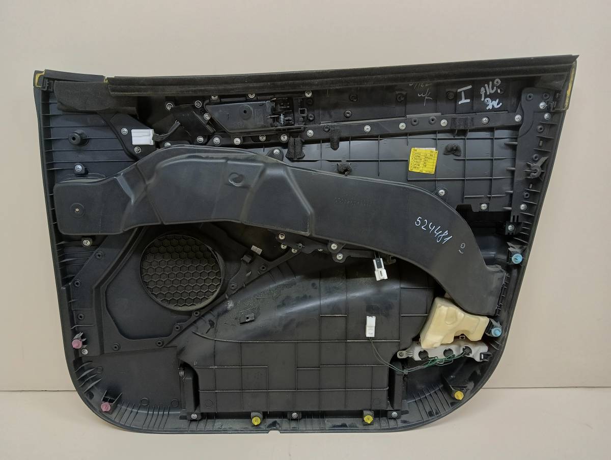 Обшивка двери передней левой Hyundai ix55 2007-2013