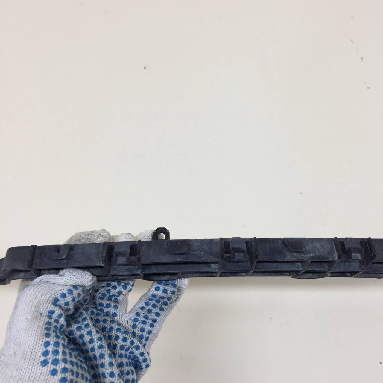 Кронштейн заднего бампера правый Mitsubishi Outlander (GF) 2012>