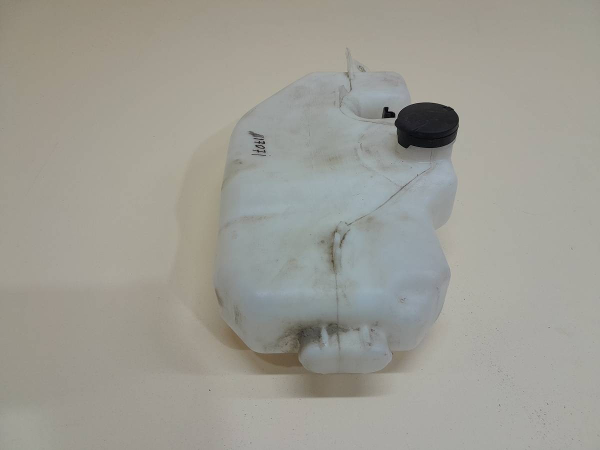 Бачок омывателя Lada Vesta 2015>