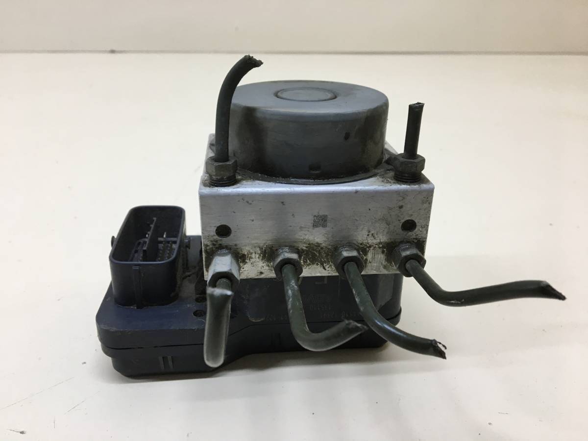 Блок ABS (насос) Toyota Auris (E150) 2006-2012