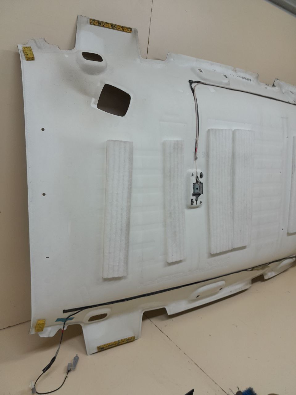 Обшивка потолка Toyota Rav 4 (A30) 2006-2013 Обшивка потолка Toyota Rav 4 (A30) 2006-2013