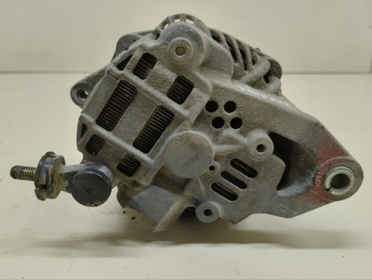 Генератор Nissan Almera (N16) 2000-2006 Генератор Nissan Almera (N16) 2000-2006