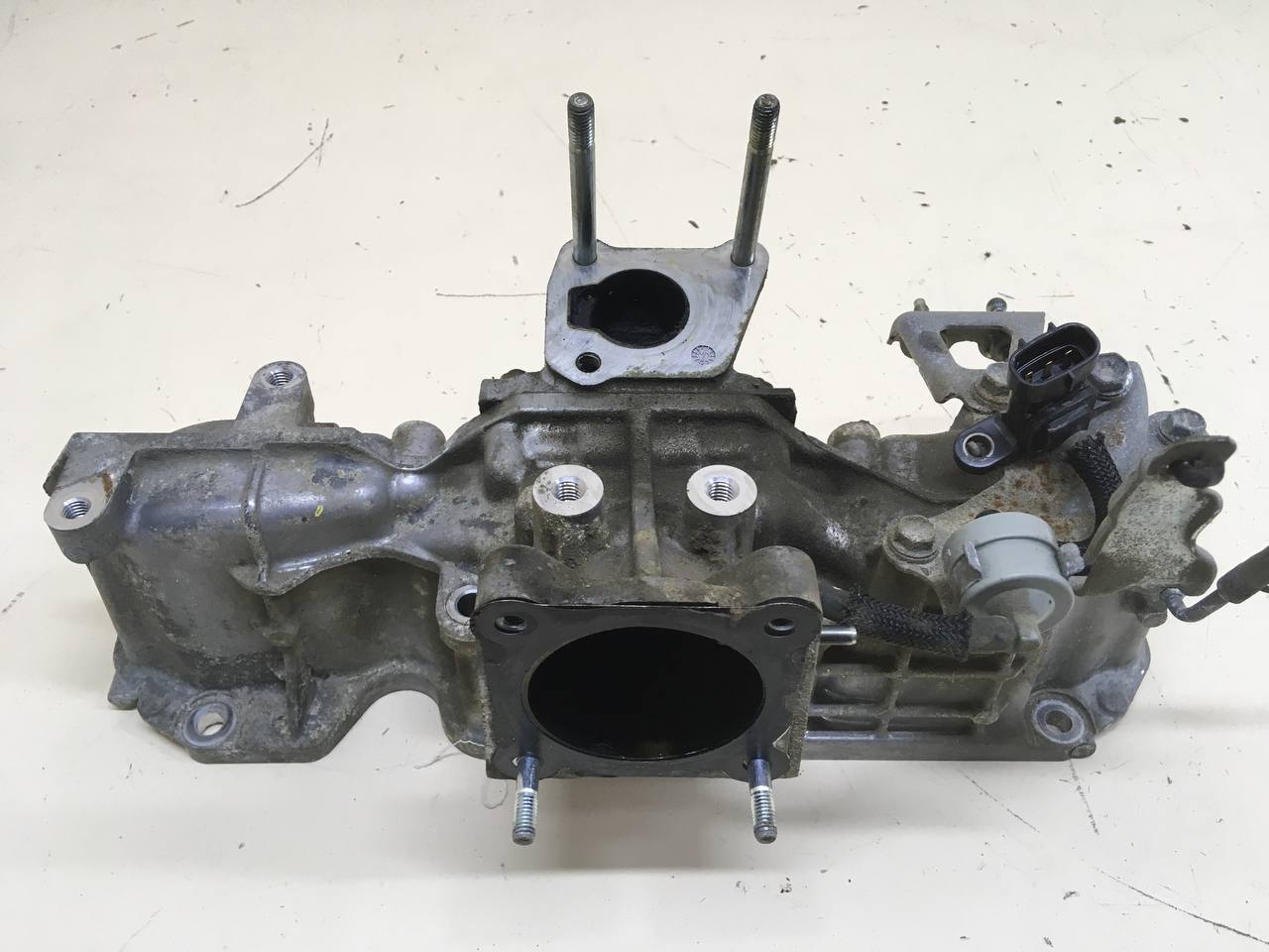 Коллектор впускной Toyota Rav 4 (XA40) 2013-2019 Коллектор впускной Toyota Rav 4 (XA40) 2013-2019