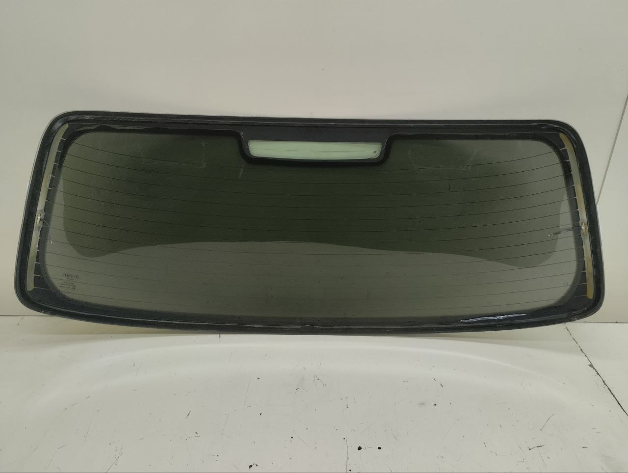Стекло заднее Fiat Albea 2002-2012 Стекло заднее Fiat Albea 2002-2012