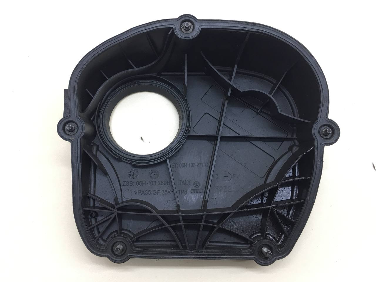 Кожух ремня ГРМ Volkswagen Passat B6 2005-2010 Кожух ремня ГРМ Volkswagen Passat B6 2005-2010