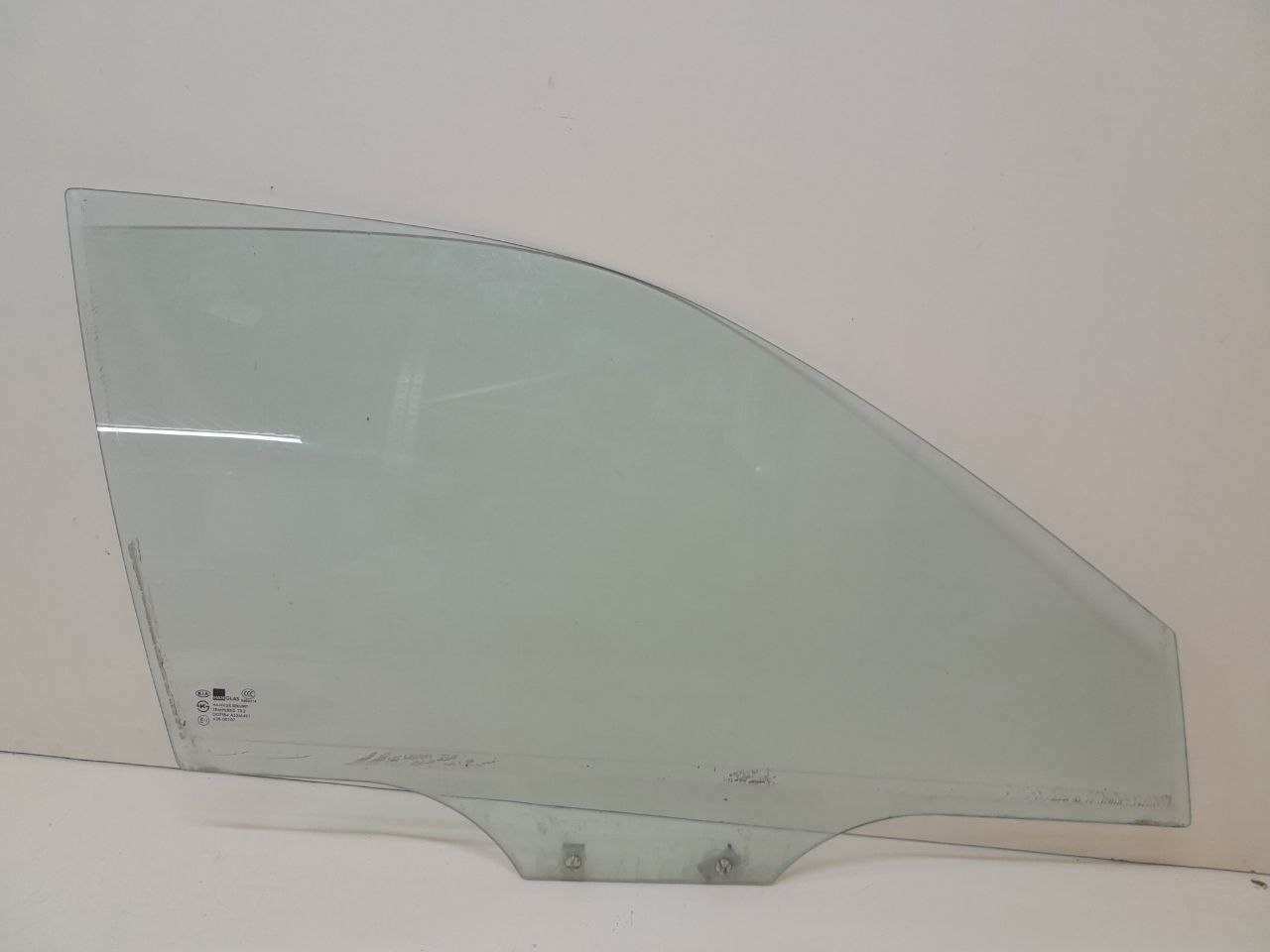 Стекло двери передней правой Kia Spectra (SD) 2004-2011