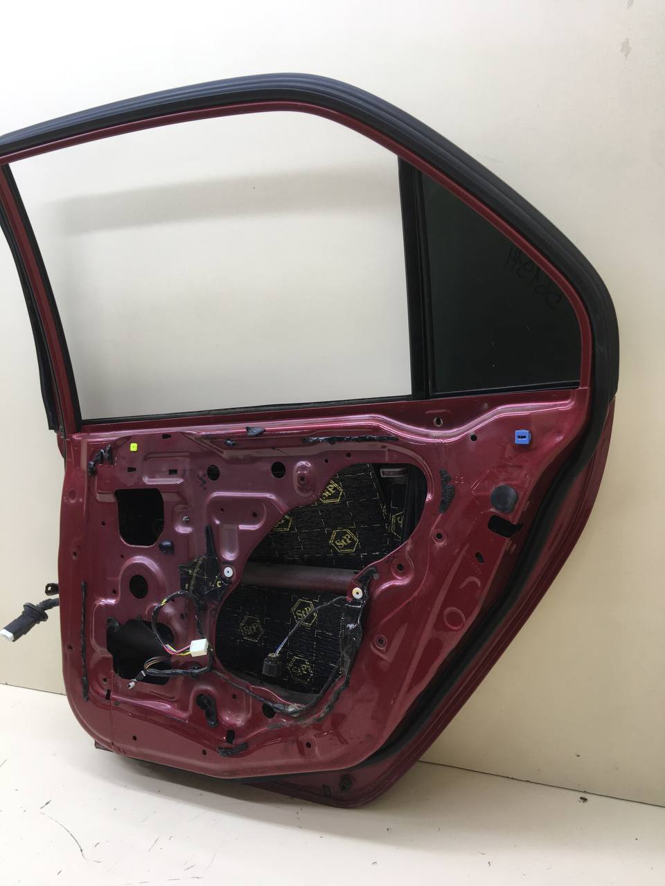 Дверь задняя правая Mitsubishi Lancer 9 (CS/Classic) 2000-2011 Дверь задняя правая Mitsubishi Lancer 9 (CS/Classic) 2000-2011