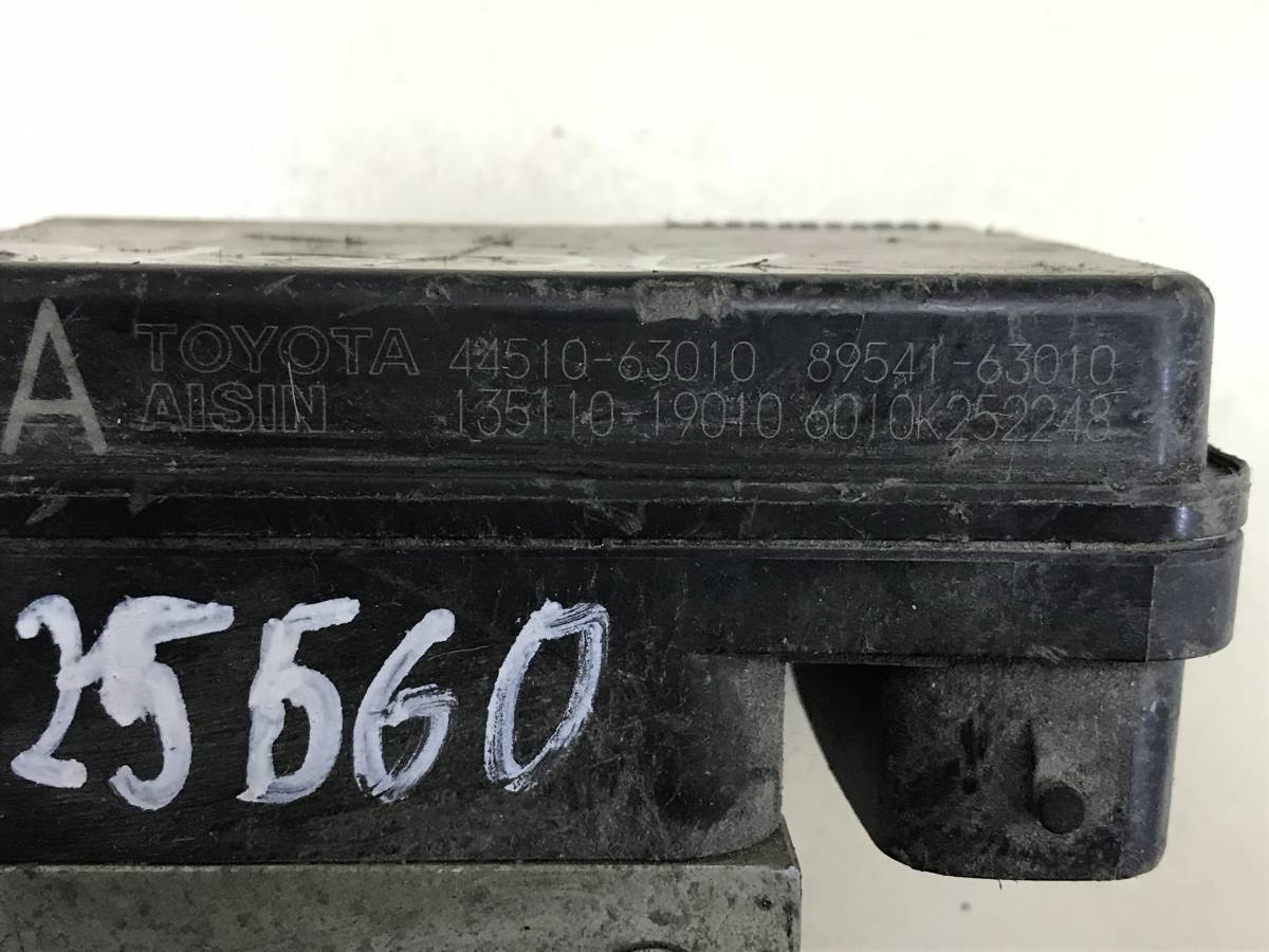 Блок ABS (насос) Toyota Opa (T10) 2000-2005