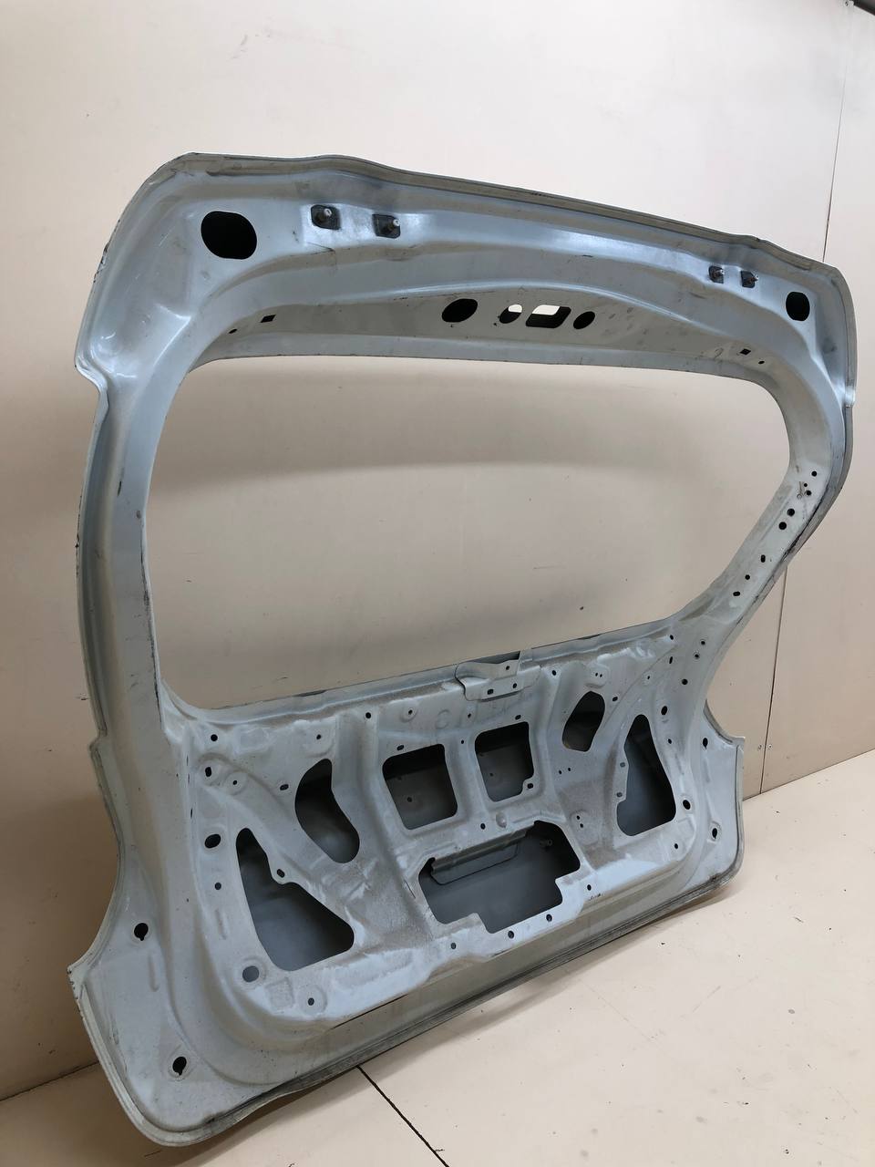 Крышка багажника Nissan Juke (YF15) 2011-2020