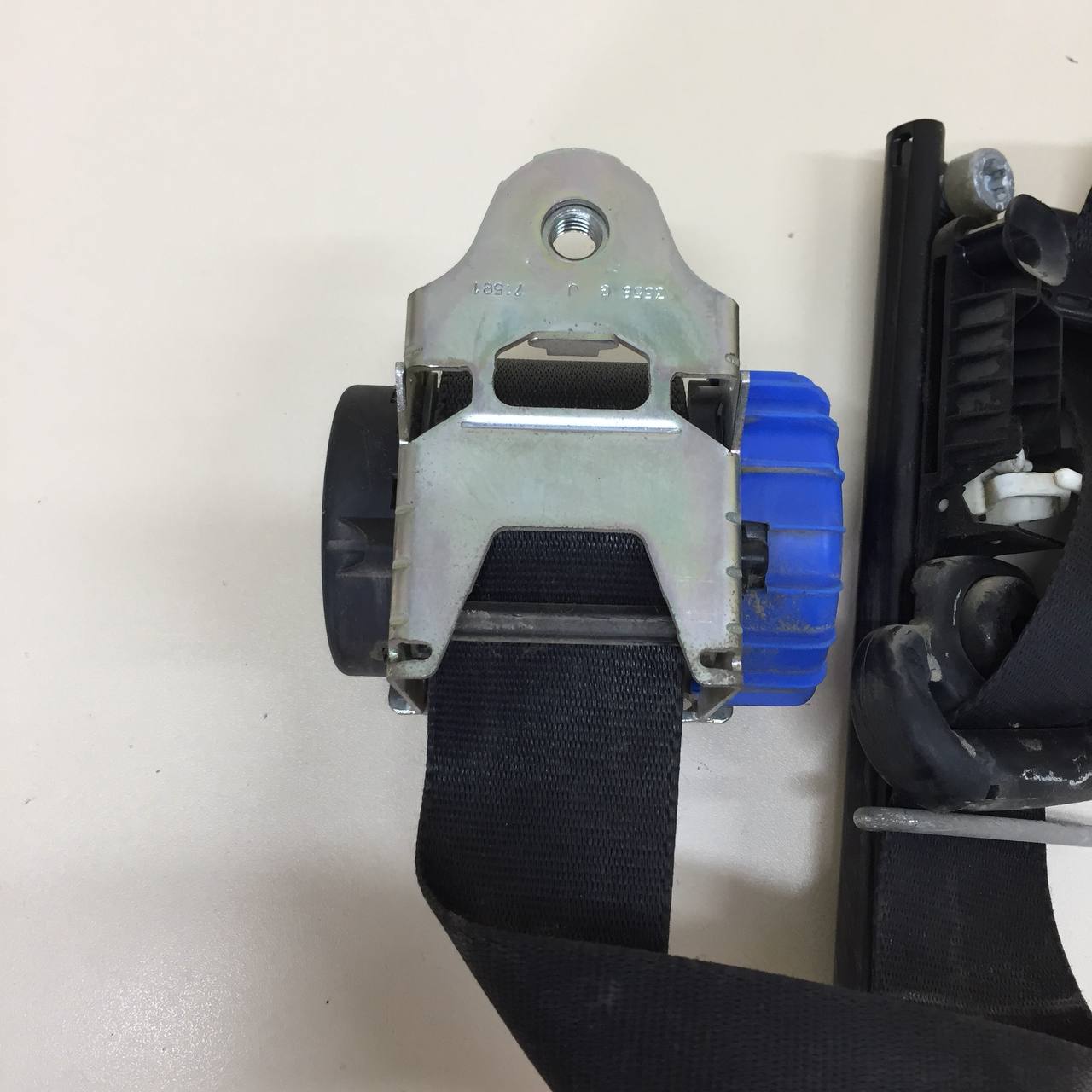 Ремень безопасности Ford Fiesta (MK5) 2002-2008 Ремень безопасности Ford Fiesta (MK5) 2002-2008