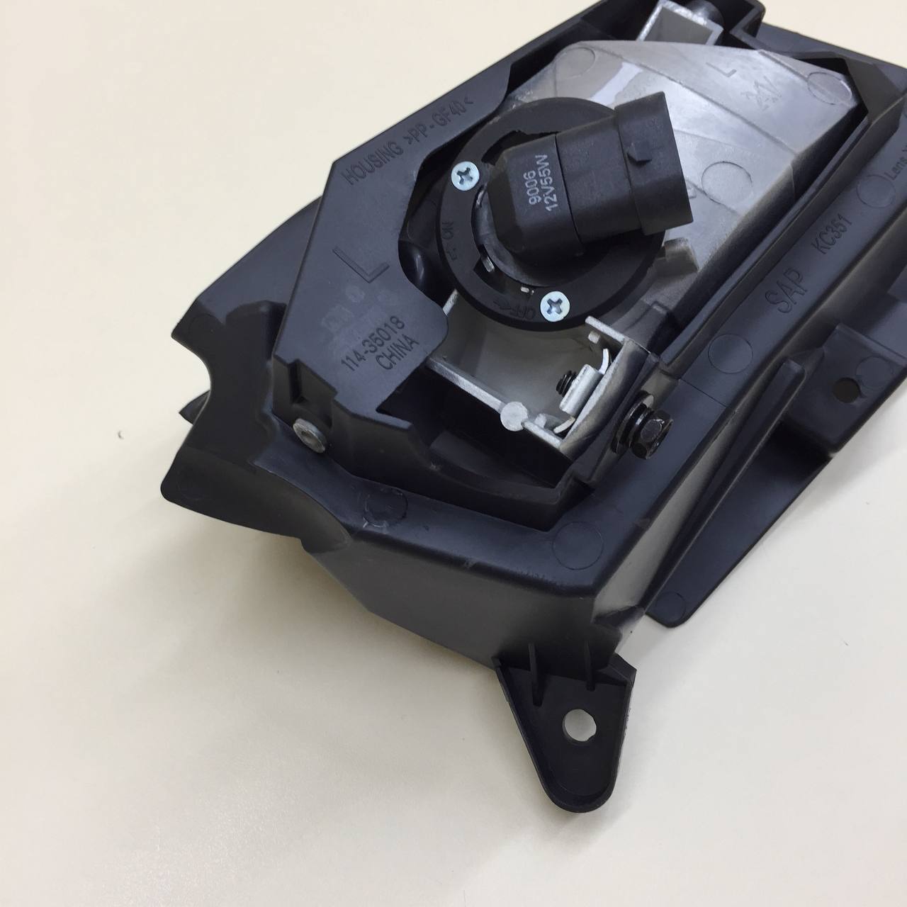 Фара противотуманная левая Mazda Mazda 3 (BL) 2009-2013
