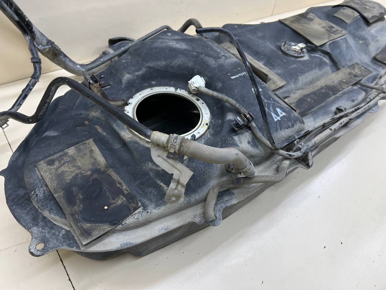 Бак топливный Toyota Rav 4 (XA40) 2013-2019 Бак топливный Toyota Rav 4 (XA40) 2013-2019