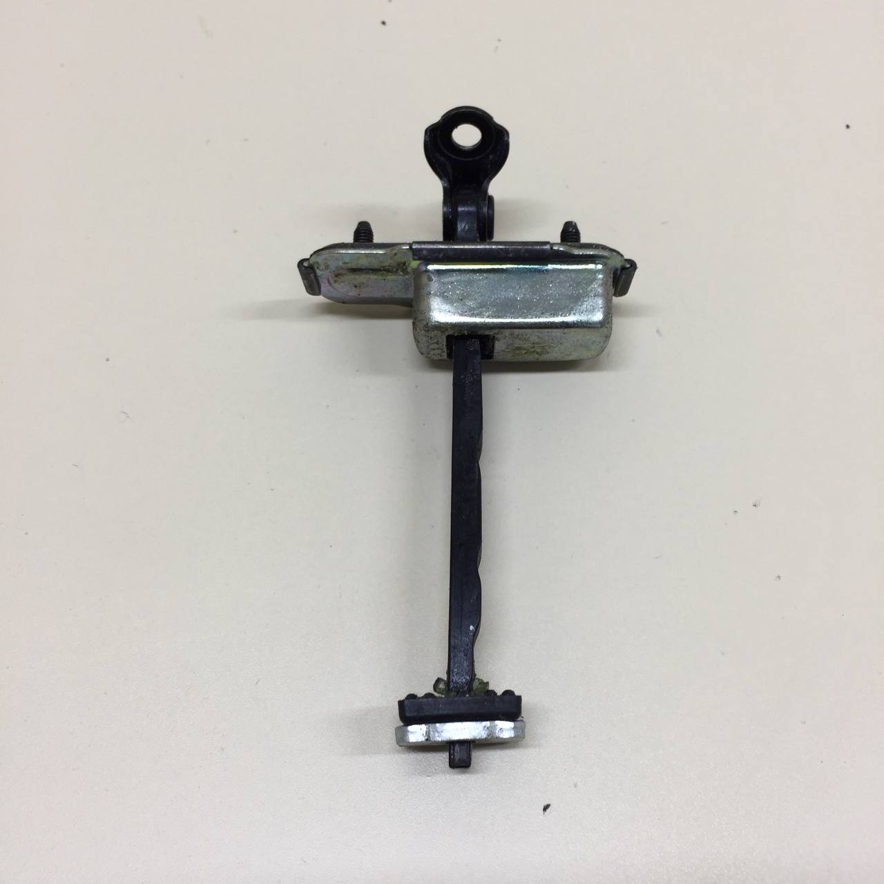 Ограничитель двери Kia Xceed 2019-2023