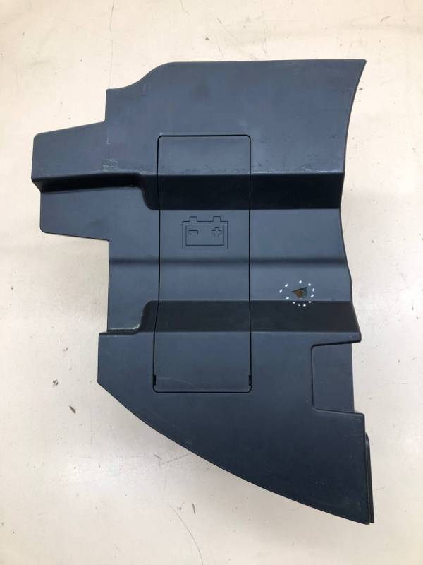 Накладка (кузов внутри) Toyota Rav 4 (XA40) 2013-2019