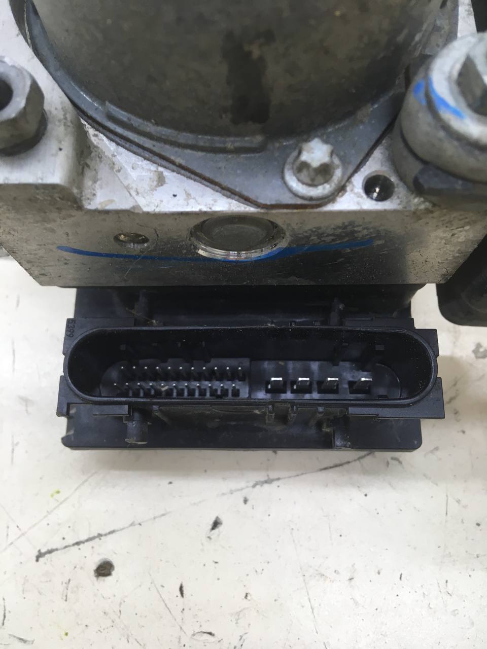 Блок ABS (насос) Nissan Almera 3 (G11, G15) 2012> Блок ABS (насос) Nissan Almera 3 (G11, G15) 2012>