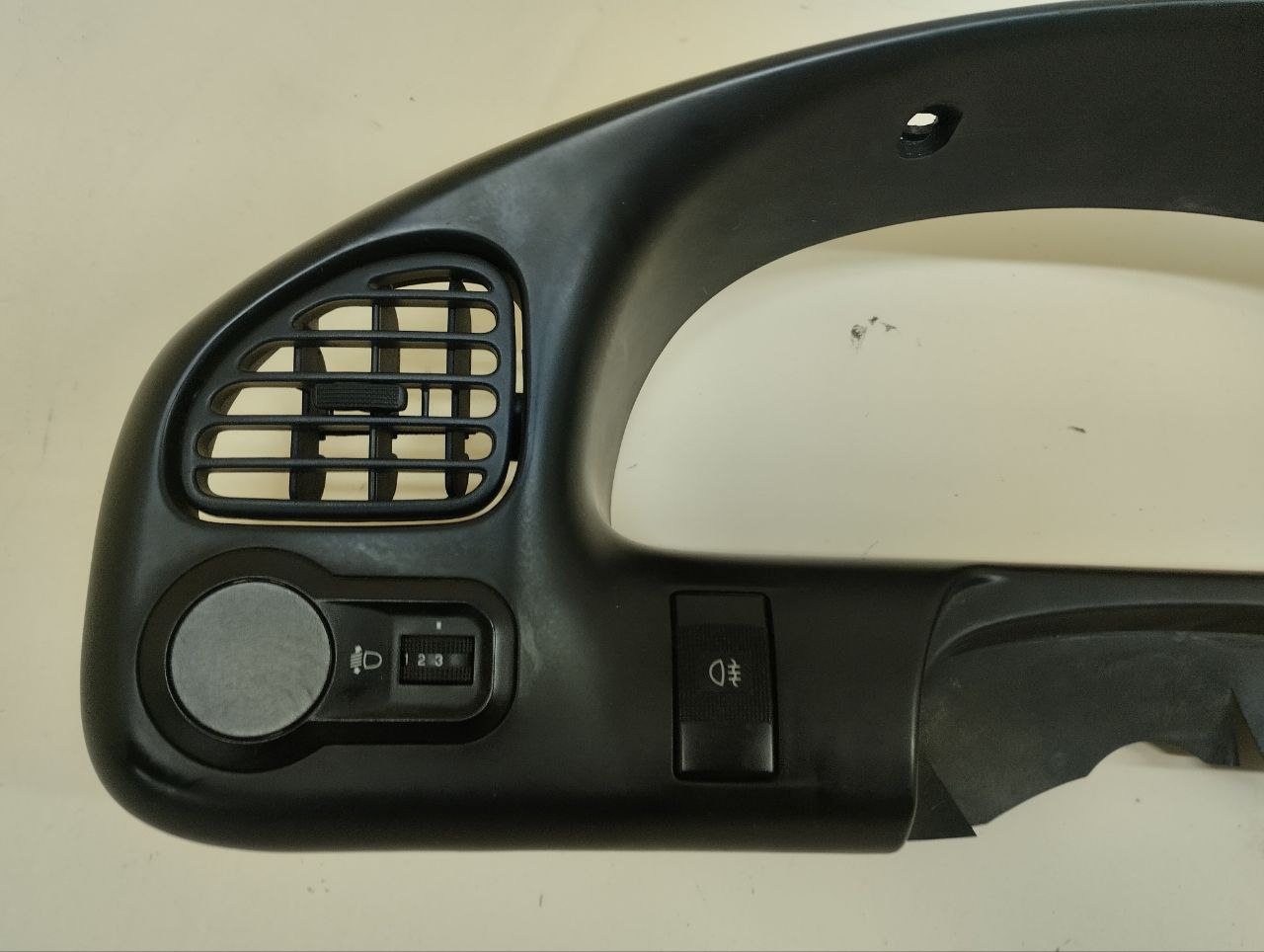 Накладка торпедо Kia Spectra (SD) 2004-2011 Накладка торпедо Kia Spectra (SD) 2004-2011