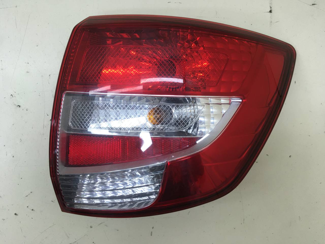 Фонарь задний правый Lada Granta 2011>