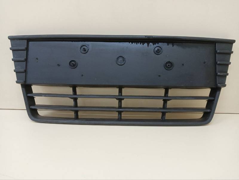 Решетка в бампер центральная Ford Focus 3 2011>