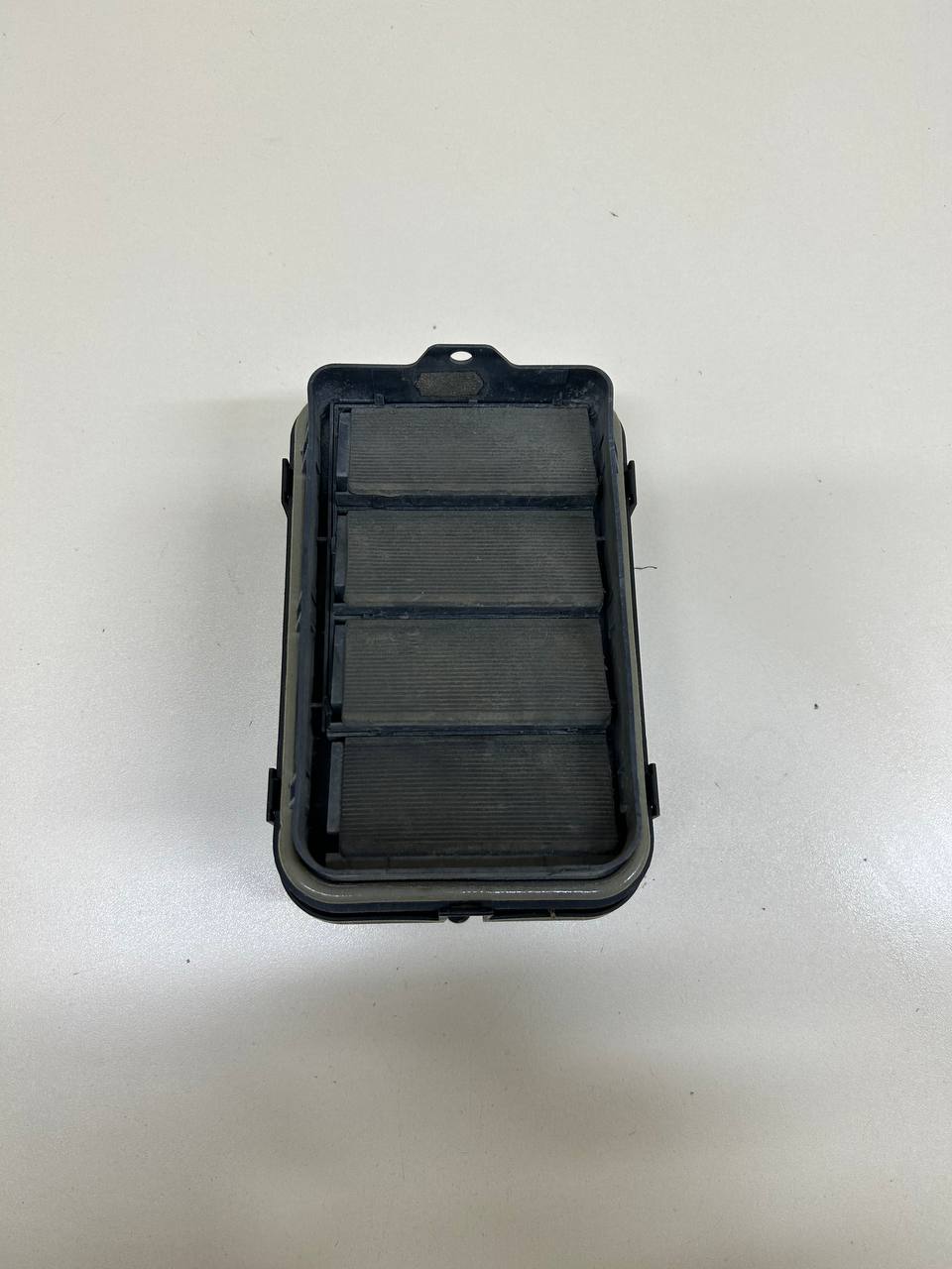 Решетка вентиляционная BMW 1-series E87/E81 2004-2011