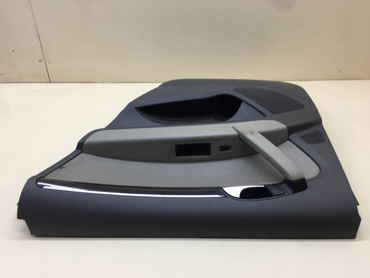 Обшивка двери задней правой Audi Q7 (4L) 2005-2015