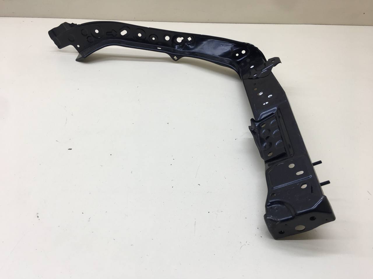 Кронштейн радиатора Toyota Rav 4 (XA50) 2018>