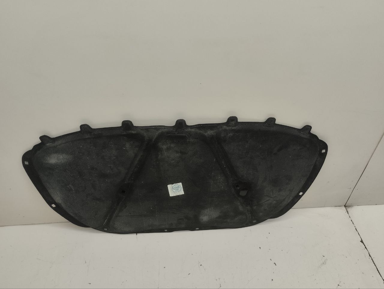 Шумоизоляция капота Volkswagen Polo (MK5) 2011-2020 Шумоизоляция капота Volkswagen Polo (MK5) 2011-2020