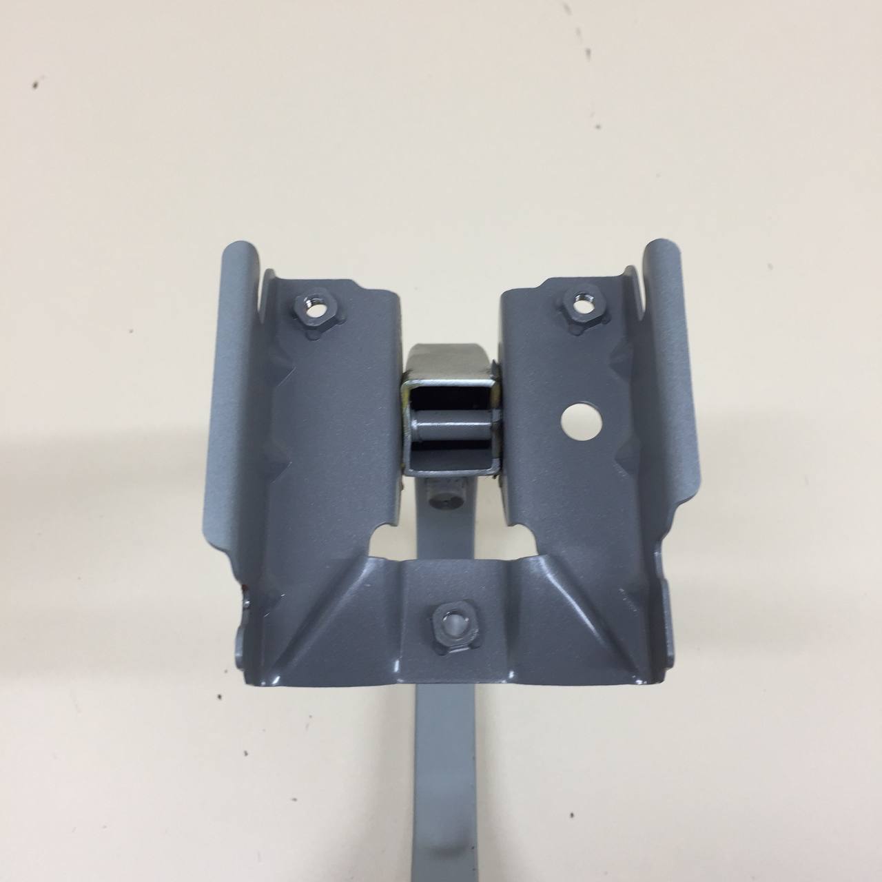 Петля крышки багажника Nissan Almera Classic (B10) 2006-2013