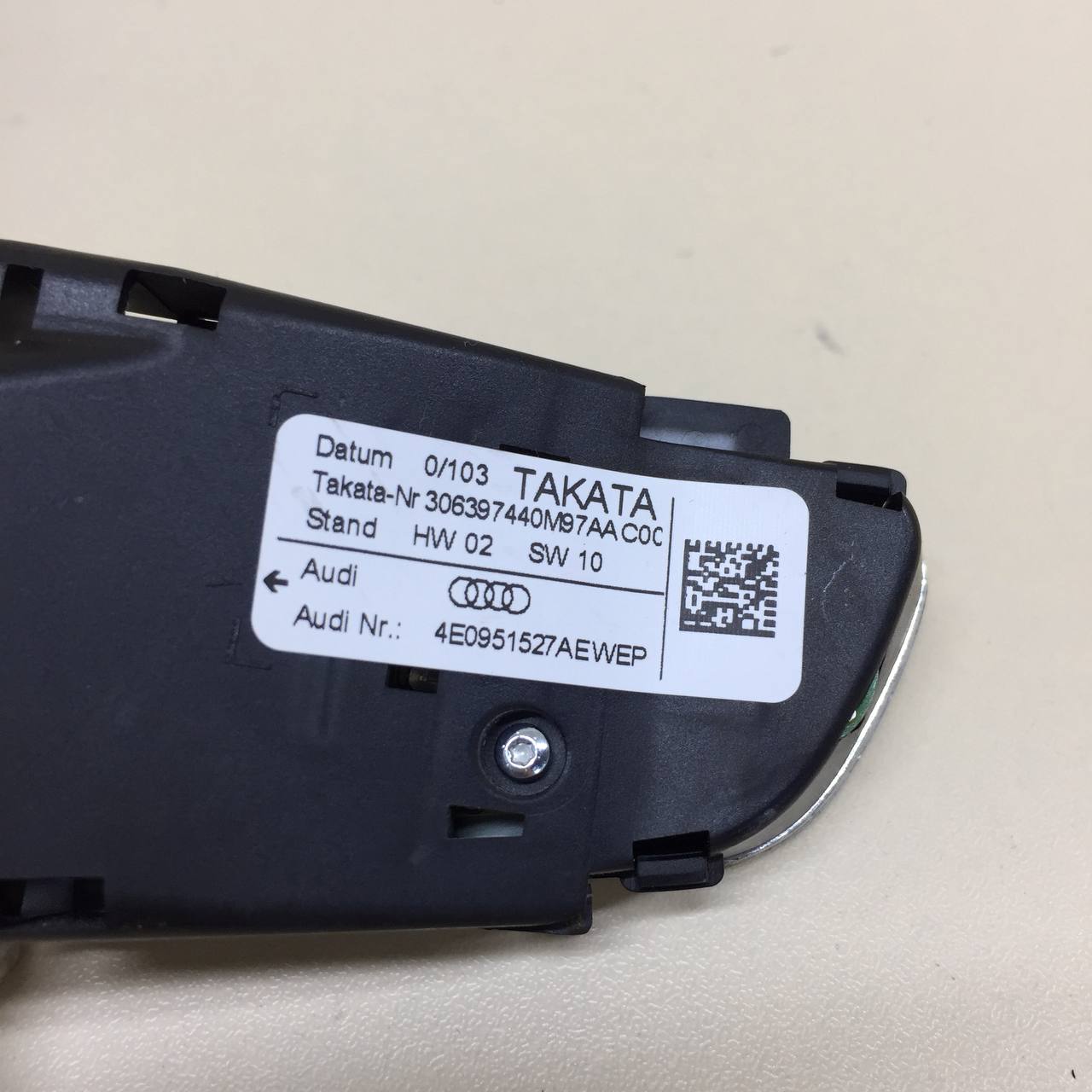Кнопка многофункциональная Audi Q5 (8R) 2008-2017 Кнопка многофункциональная Audi Q5 (8R) 2008-2017