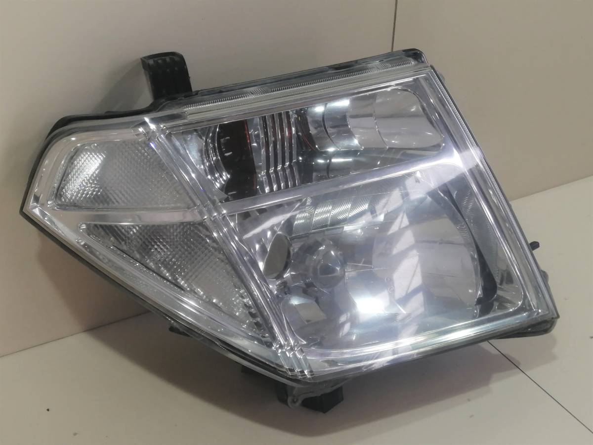 Фара правая Nissan Pathfinder (R51) 2005-2014