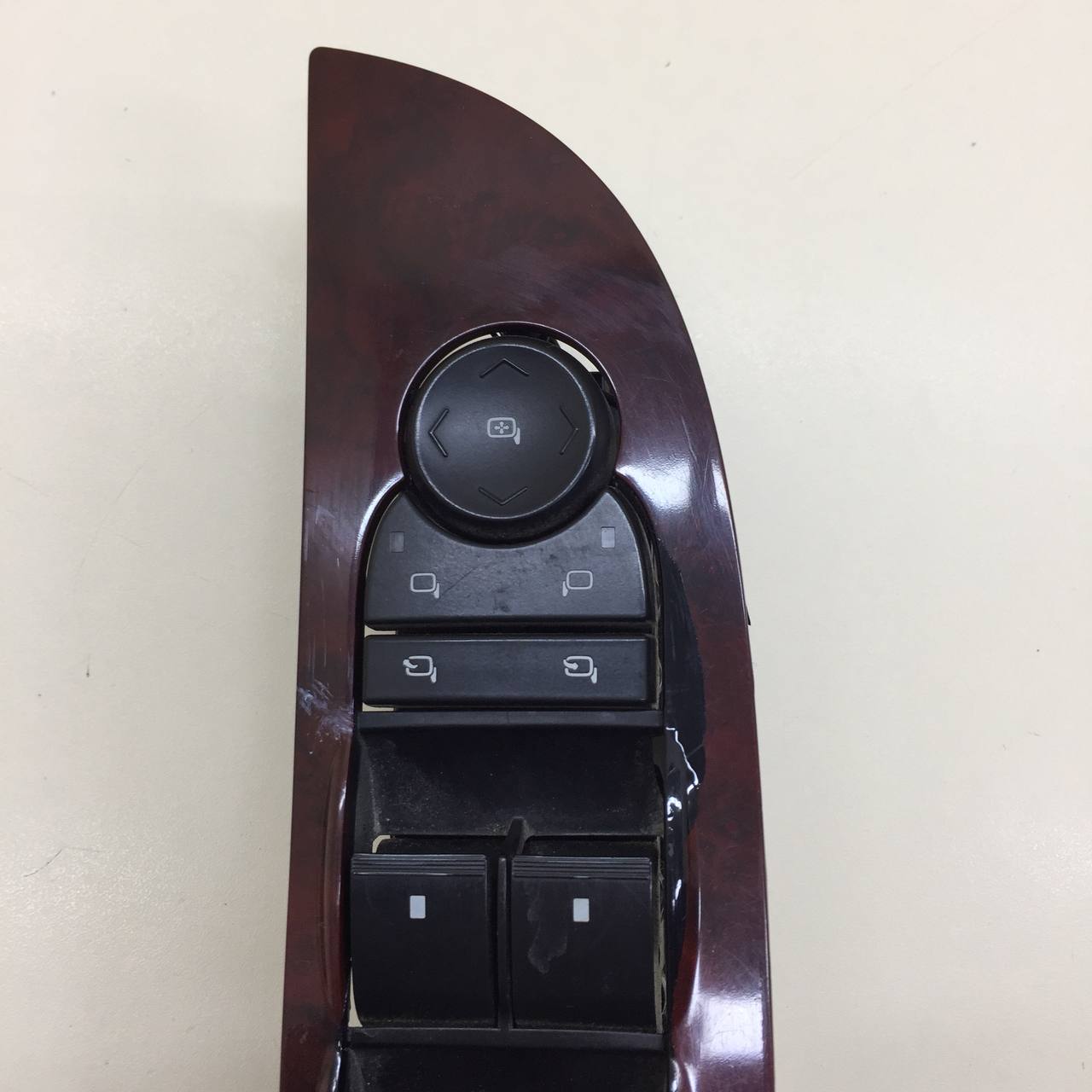 Блок управления стеклоподъемниками Cadillac Escalade 3 2006-2014