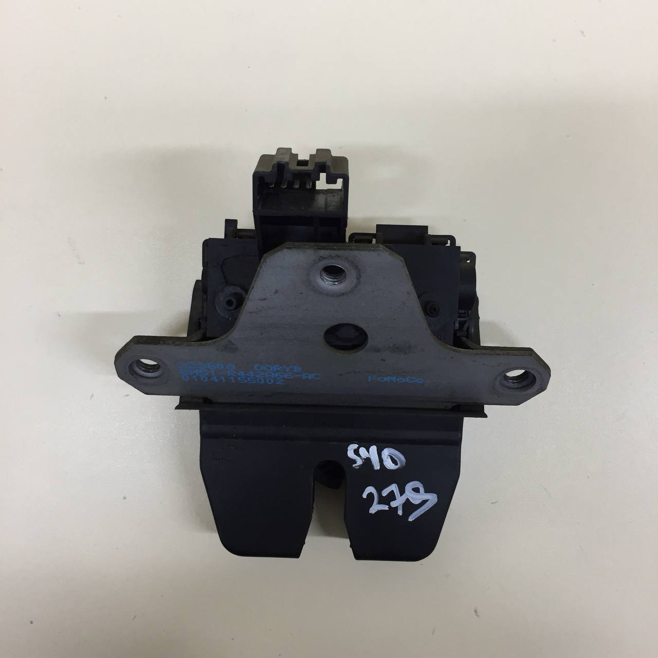Замок багажника Ford Focus 2 (DB) 2008-2011 Замок багажника Ford Focus 2 (DB) 2008-2011