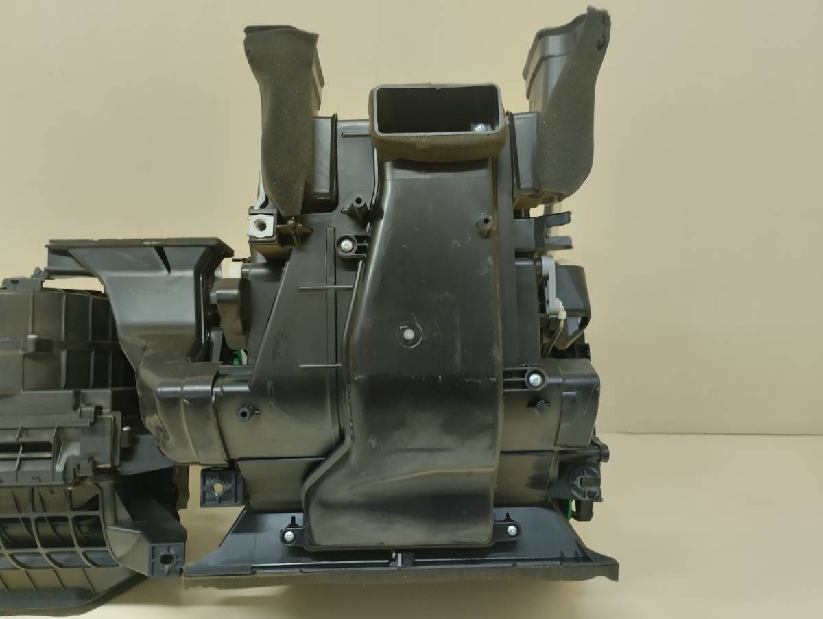 Корпус отопителя Hyundai ix55 2007-2013 Корпус отопителя Hyundai ix55 2007-2013