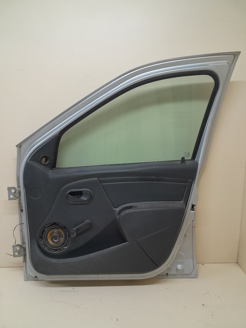 Дверь передняя правая Renault Logan (1) 2005-2014 Дверь передняя правая Renault Logan (1) 2005-2014