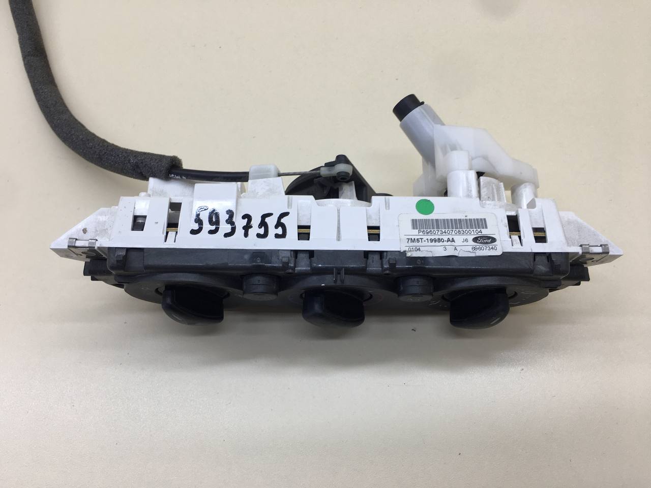 Блок управления отопителем Ford Focus 2 (DA) 2005-2008 Блок управления отопителем Ford Focus 2 (DA) 2005-2008