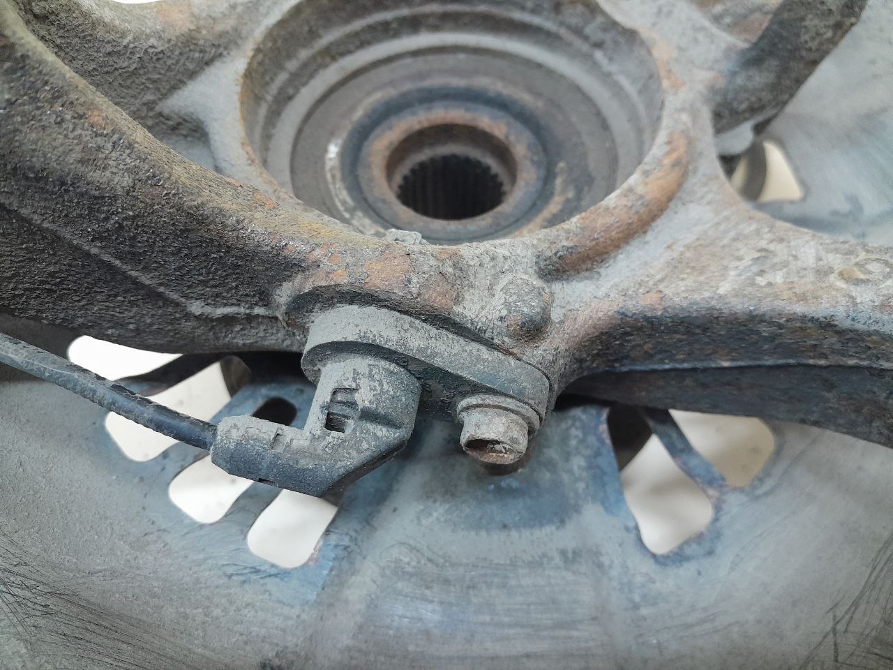 Кулак поворотный передний левый Toyota Camry (V50) 2011-2017