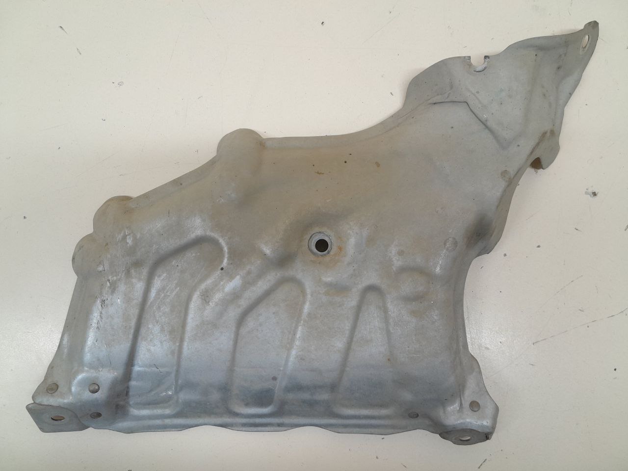 Экран тепловой Renault Duster (HSA, HSM) 2012> Экран тепловой Renault Duster (HSA, HSM) 2012>