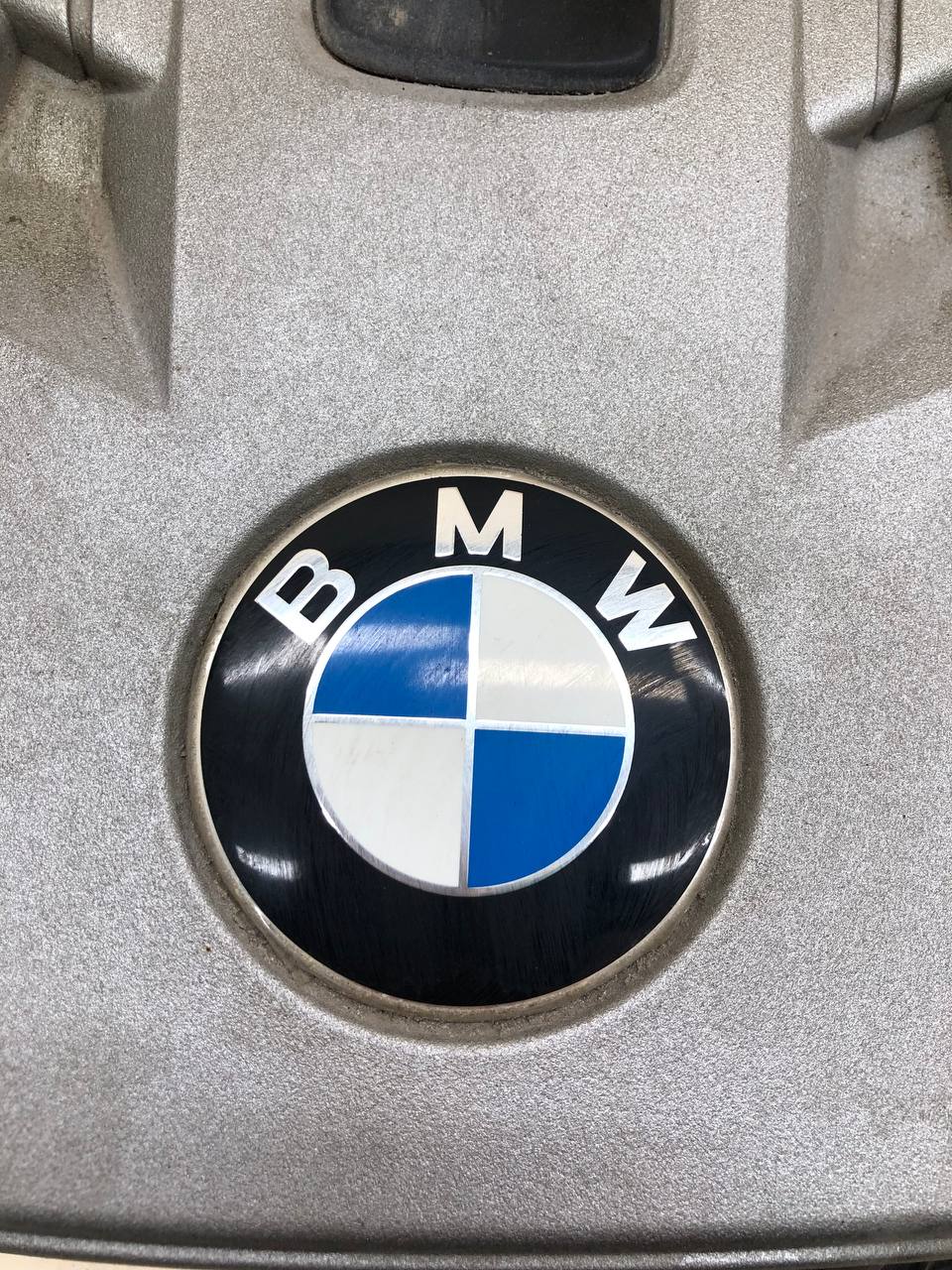 Крышка двигателя декоративная BMW 7-Series F01,F02 2008-2015 Крышка двигателя декоративная BMW 7-Series F01,F02 2008-2015