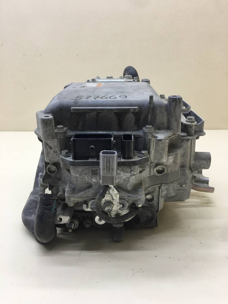 Инвертор Toyota Rav 4 (XA40) 2013-2019 Инвертор Toyota Rav 4 (XA40) 2013-2019