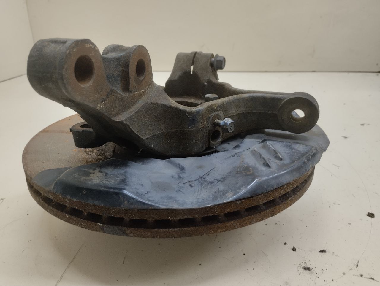 Кулак поворотный передний правый Subaru Legacy Outback (B14) 2010-2014